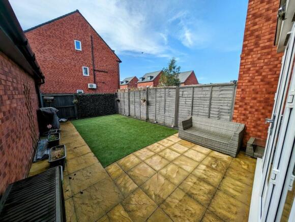 209 Dowsell WAy garden 1.jpg