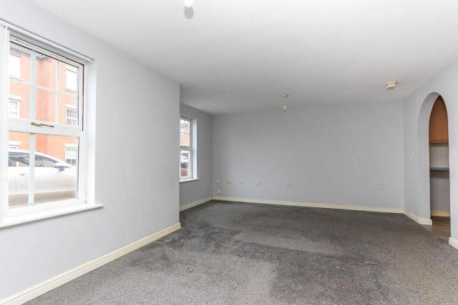 Lounge/Dining Roo...