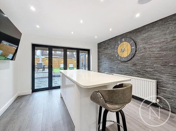 4 bed Detached for sale Image 11