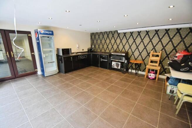 7 bed Detached for sale Image 11
