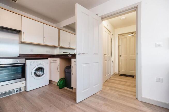 1 bed Flat for sale Image 6