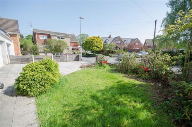 FRONT GARDEN