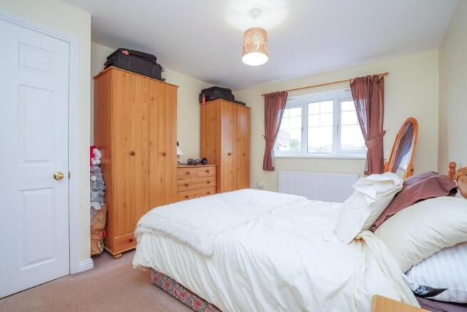 4 bed Detached for sale Image 12