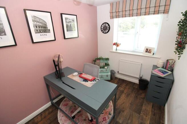 3 bed Semi-Detached for sale Image 12
