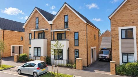 McCrae Road, Locking Parklands - Immaculately Presented Home