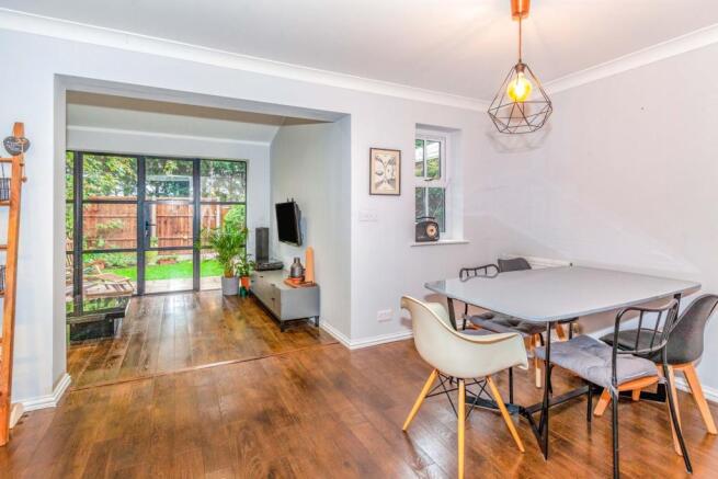 Lounge/Dining Room