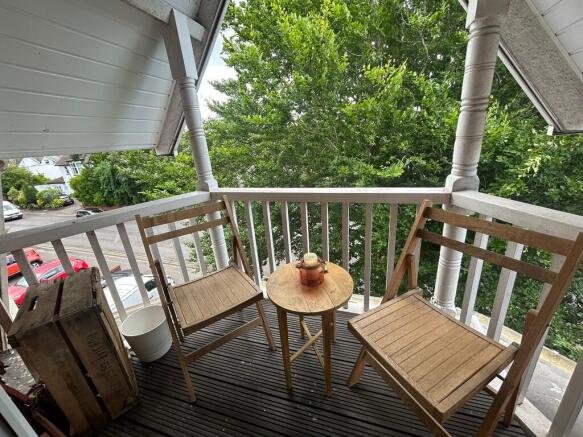 balcony 2