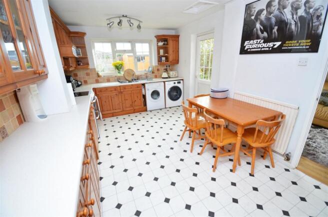 KITCHEN (2).JPG