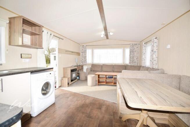 Living/Kitchen/Di...