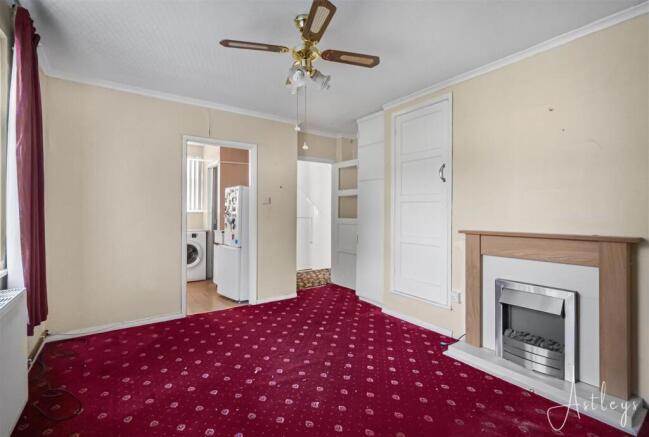 Second Lounge/Dining Room