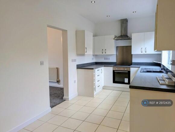 3 bed Semi-Detached to rent Image 9