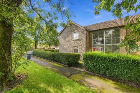Broomlands Road, Dreghorn, Irvine, KA11
