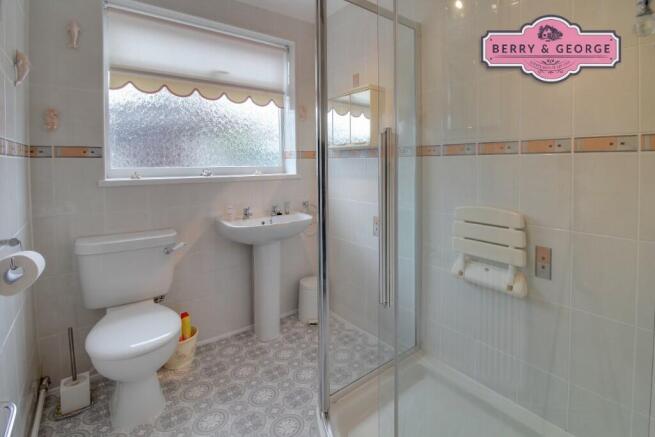 ANNEX BATHROOM