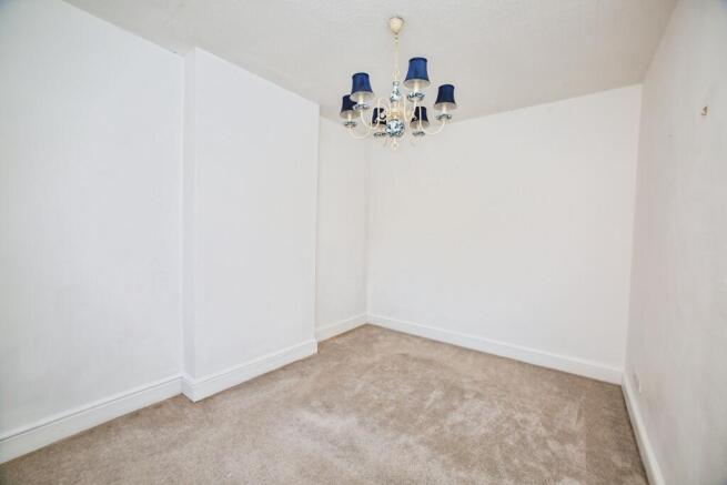 4 bed Semi-Detached for sale Image 11