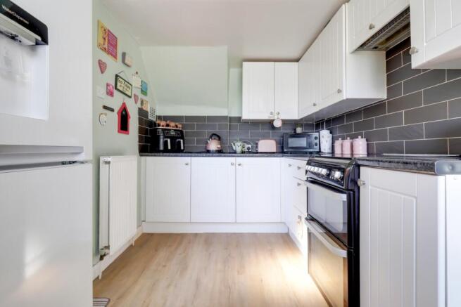 4 bed Semi-Detached for sale Image 5