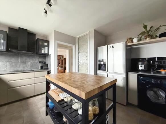 8c974854-Kitchen3.jpg