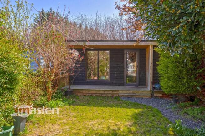 cabin external.jpeg