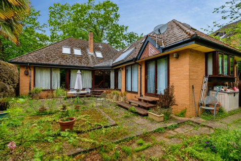 Hursley Road, Eastleigh, Hampshire, SO53