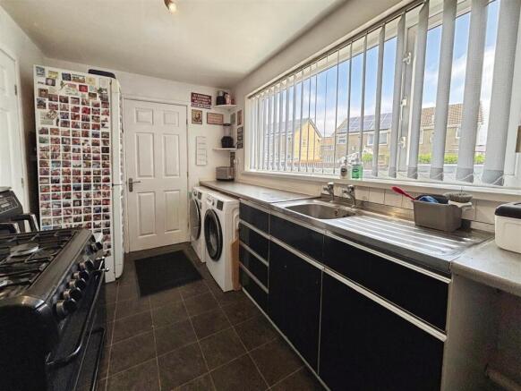 3 bed Detached for sale Image 7