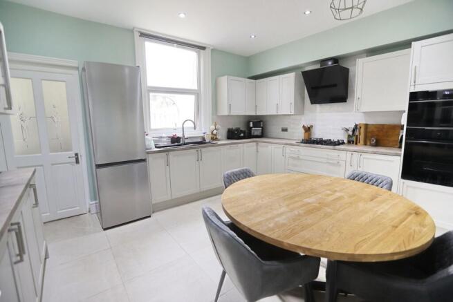Dashwood Road, Prestwich, M25 photo 4