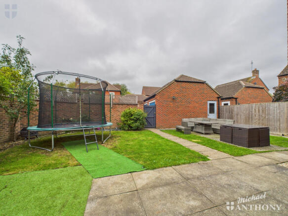 CAM03218G0-PR0798-STILL025