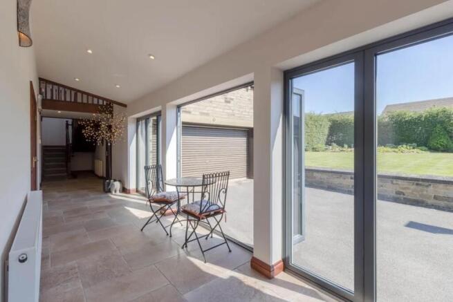 5 bed Detached for sale Image 4