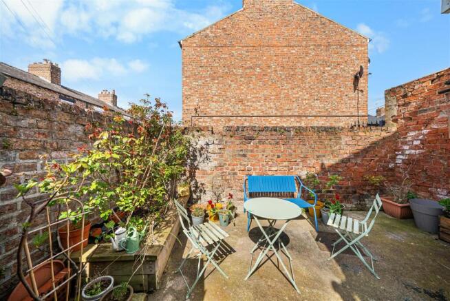 2 bed Terraced for sale Image 5