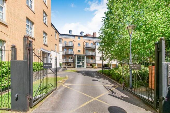 2 bed Apartment for sale Image 4