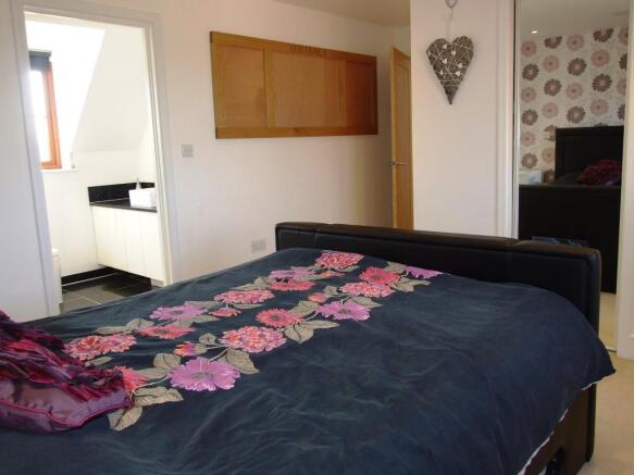 Master Bedroom w/En-