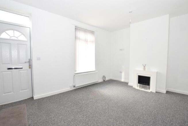 Livingroom 1.JPG