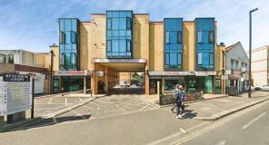 Flat 15, 179 183 Bellview Court, Hanworth Road, Hounslow TW3 3TQ