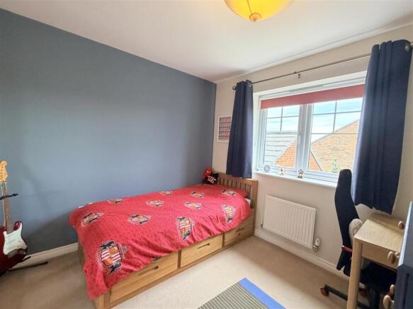 4 bed Detached for sale Image 9