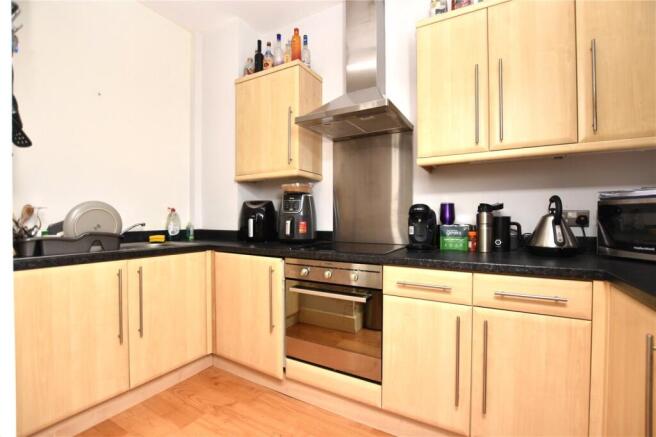 2 bed Apartment for sale Image 11