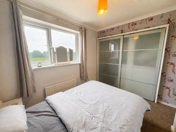 3 bed Semi-Detached for sale Image 9
