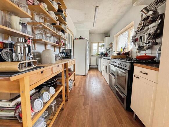 3 bed Semi-Detached for sale Image 5