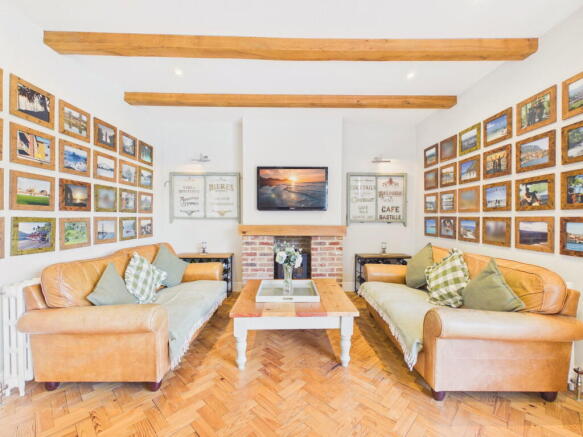 Kerves Lane, Horsham, West Sussex photo 4