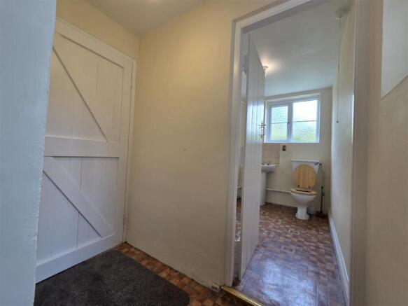 REAR HALLWAY