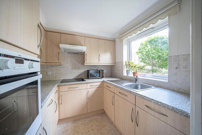 Kitchen Photo 2