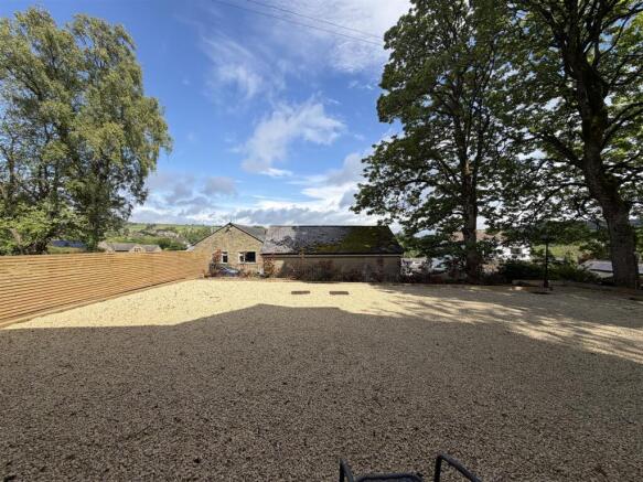 2 bed Apartment to rent Image 12