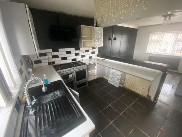 3 bed Terraced for sale Image 12