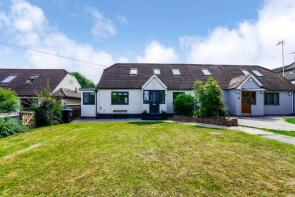 6, Marconi Bungalows, High Road, North Weald Bassett, Epping CM16 6EQ