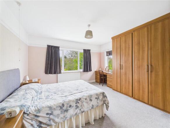 4 bed Detached for sale Image 7