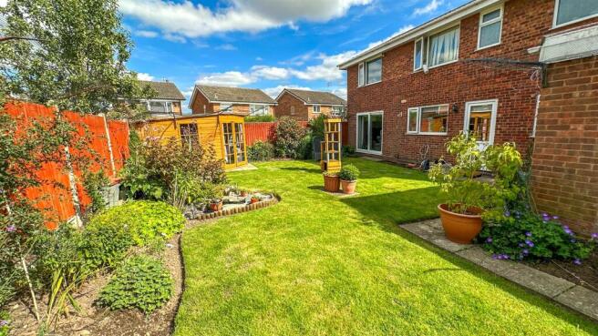 Meadow Close Image-22.jpg