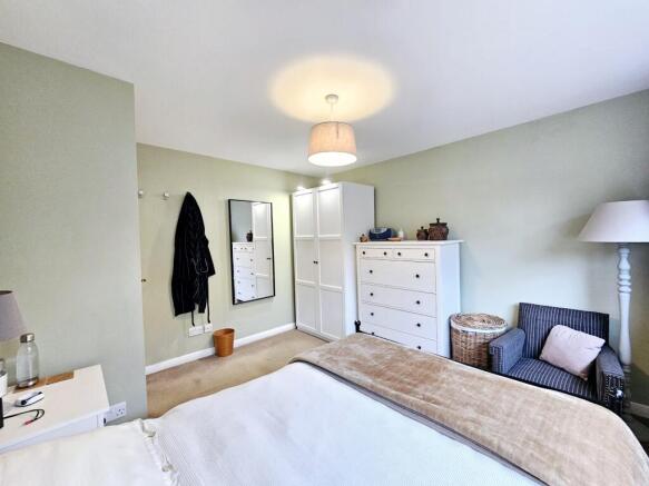 2 bed Semi-Detached Bungalow for sale Image 9