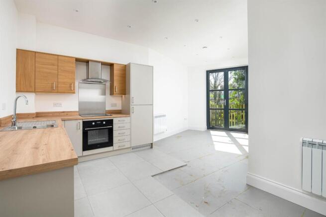 PLOT 6 - Kitchen_2.jpg