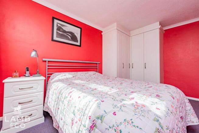 BEDROOM 1: