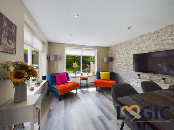25 Havercroft Rise  (12)