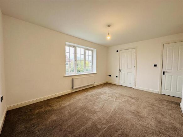 3 bed Semi-Detached for sale Image 12