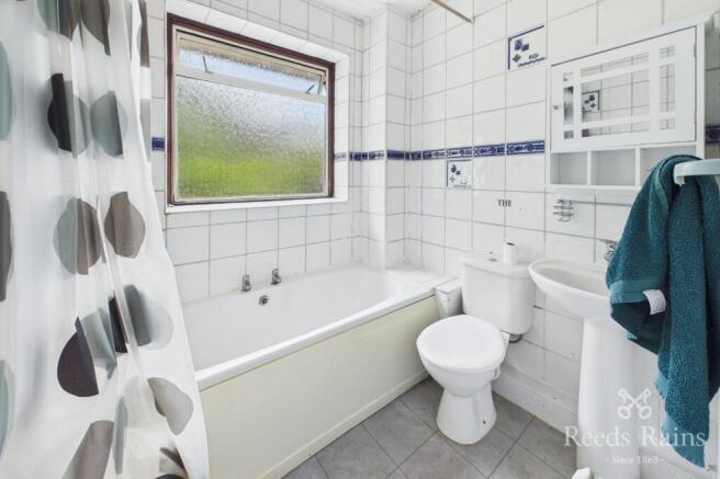 3 bed Semi-Detached to rent Image 7