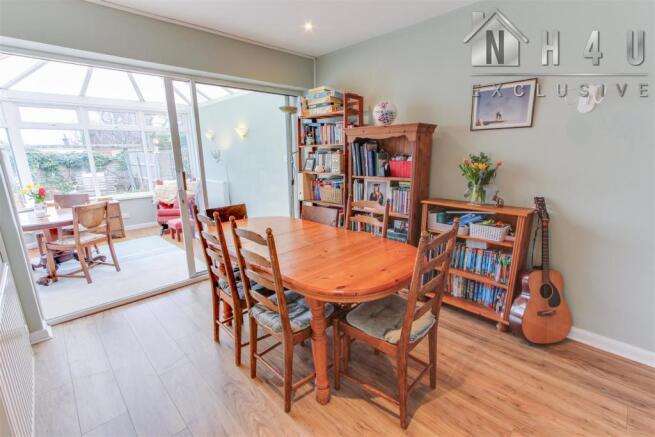 DINING ROOM: